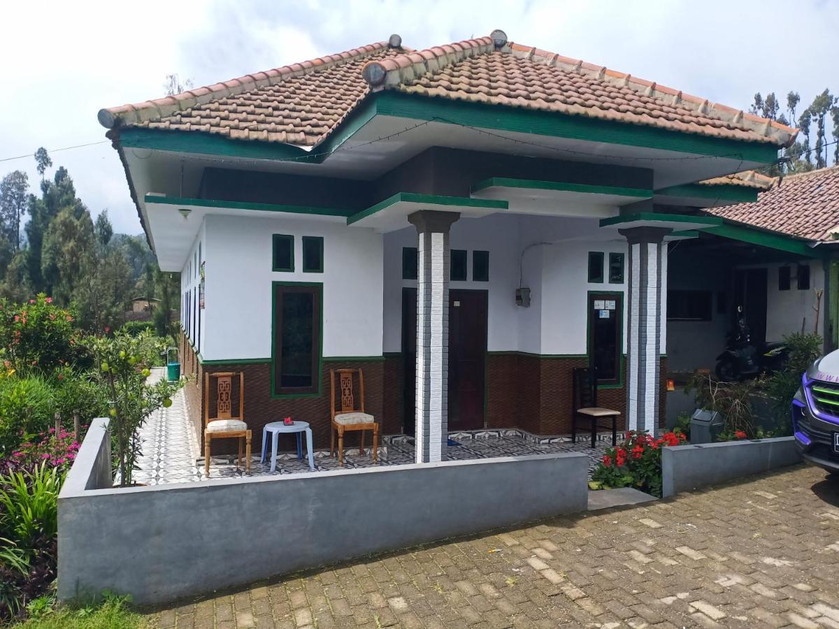 Elen Homestay By Abm Бромо Екстериор снимка
