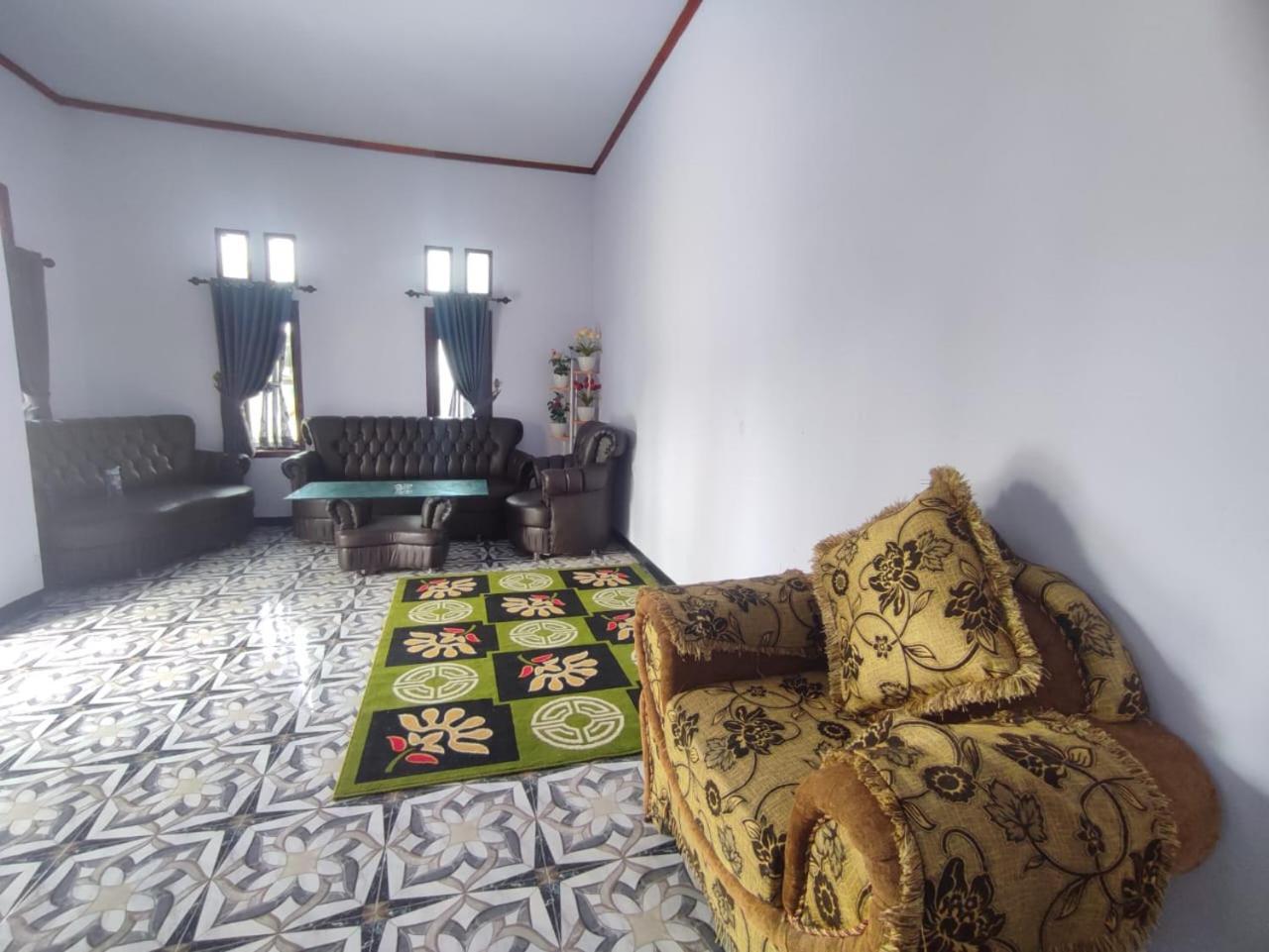 Elen Homestay By Abm Бромо Екстериор снимка