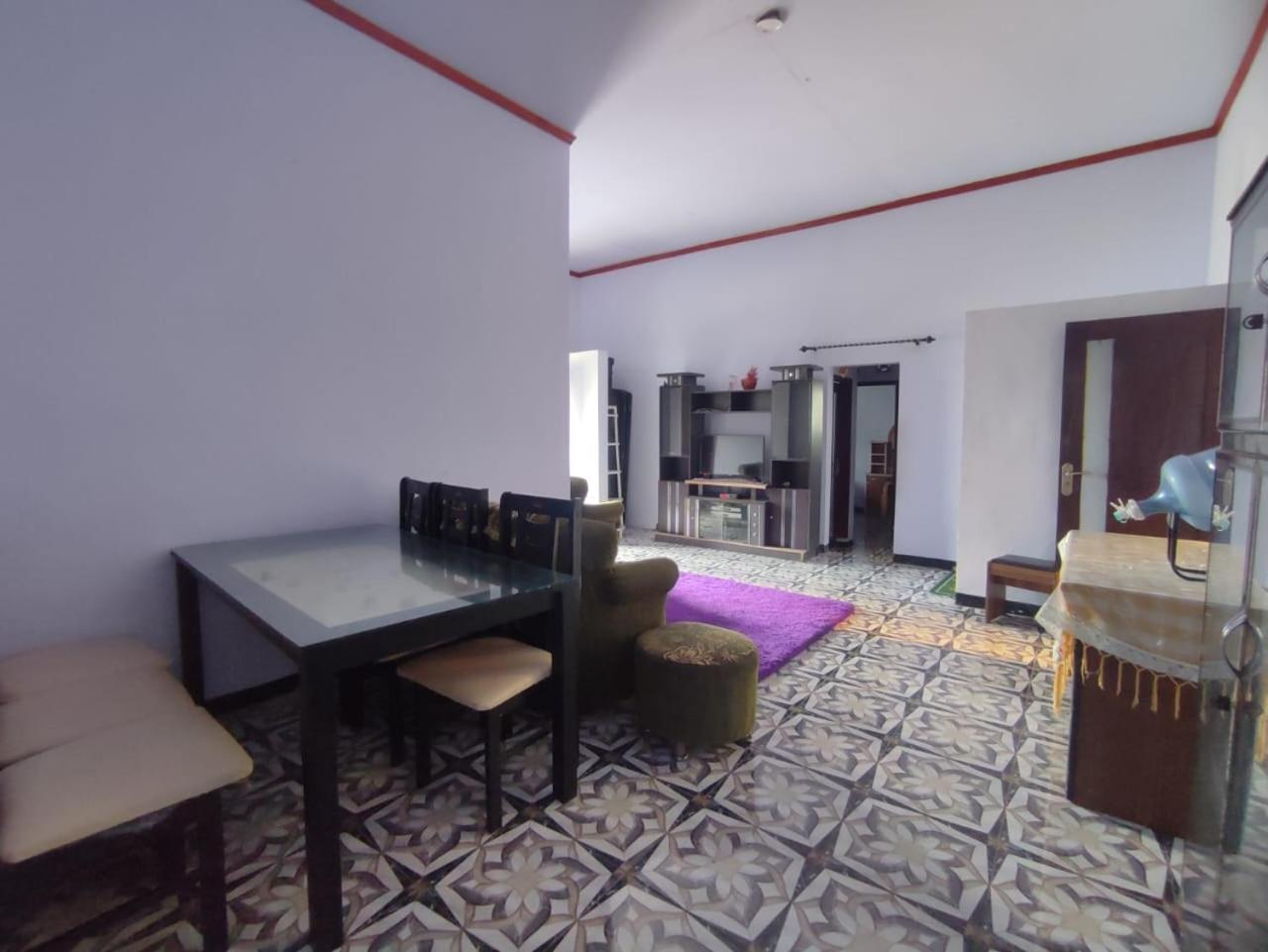 Elen Homestay By Abm Бромо Екстериор снимка